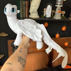 Rare adorable White Light Fury How to train your Dragon Plush Toy
